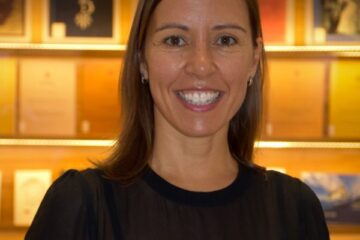 Professora da Universidade de Coimbra ministra palestra sobre arte e poesia amazônicas na UFC